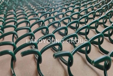 4 Advantages of Chain Link Garden Fence